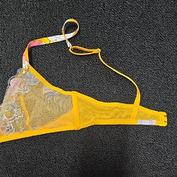 Salvage Yellow Lace Bralette - Picture 9 of 11
